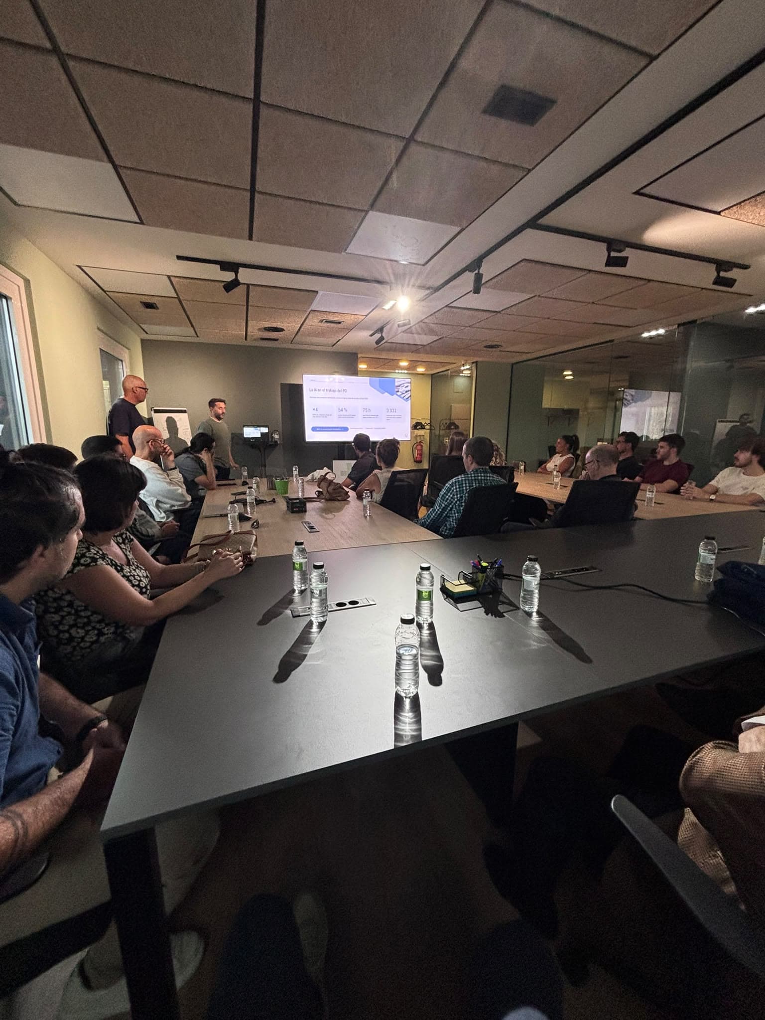 Presentación de ISTRAM en sala de Cowtainers